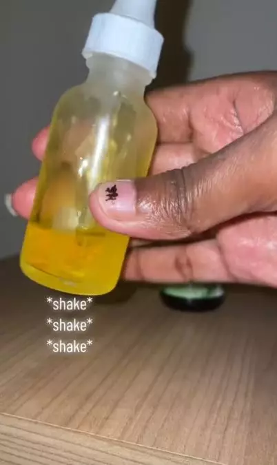 Trik merawat kulit kepala pakai hair oil dari 2 jenis minyak Berbagai sumber