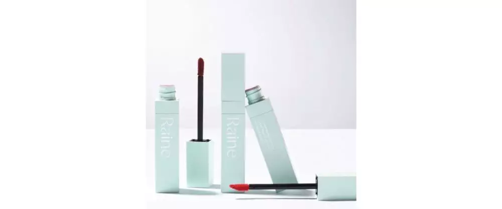 Rekomendasi lip oil lokal © 2023 berbagai sumber