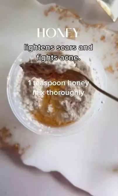 Trik eksfoliasi wajah untuk kulit sensitif tanpa iritasi pakai 1 bahan makanan Berbagai sumber Trik eksfoliasi wajah untuk kulit sensitif tanpa iritasi pakai 1 bahan makanan Berbagai sumber