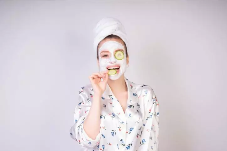 Trik atasi tanda penuaan dini di usia 37 tahun ala Shinta Bachir berbagai sumber