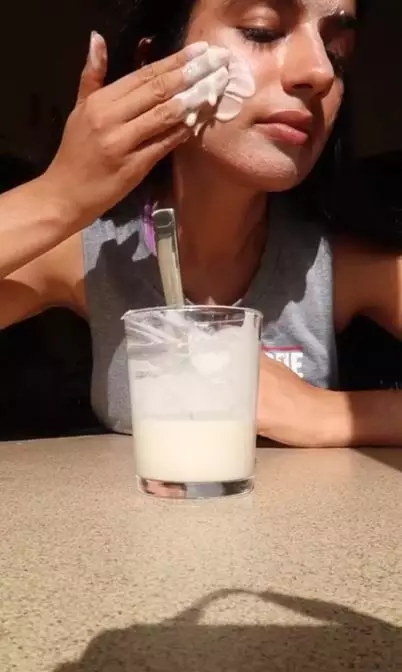 Trik putihkan wajah pakai masker eksfoliasi dari 1 jenis tepung Berbagai sumber