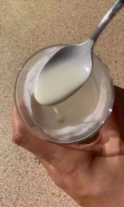 Trik putihkan wajah pakai masker eksfoliasi dari 1 jenis tepung Berbagai sumber