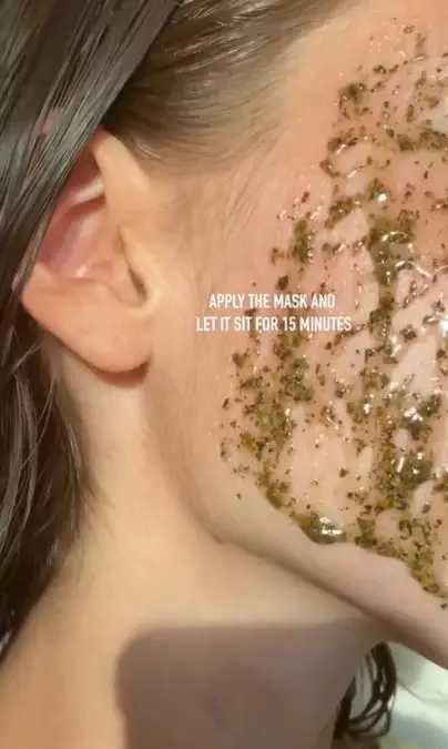 Trik menenangkan wajah sensitif pakai masker dari 1 jenis bahan minuman Berbagai sumber Trik menenangkan wajah sensitif pakai masker dari 1 jenis bahan minuman Berbagai sumber