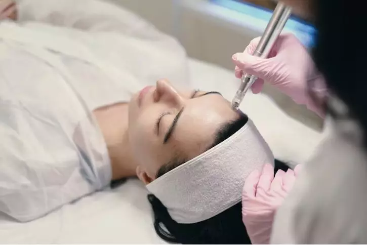 perawatan wajah Risma Nilawati eks istri Ferry Maryadi berbagai sumber perawatan wajah Risma Nilawati eks istri Ferry Maryadi berbagai sumber