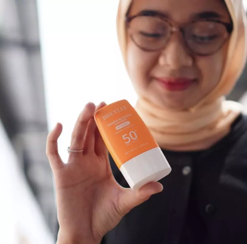 Rekomendasi sunscreen untuk mencerahkan kulit Istimewa