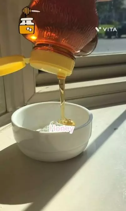 Trik menenangkan wajah breakout pakai masker dari 1 jenis bahan pemanis Berbagai sumber