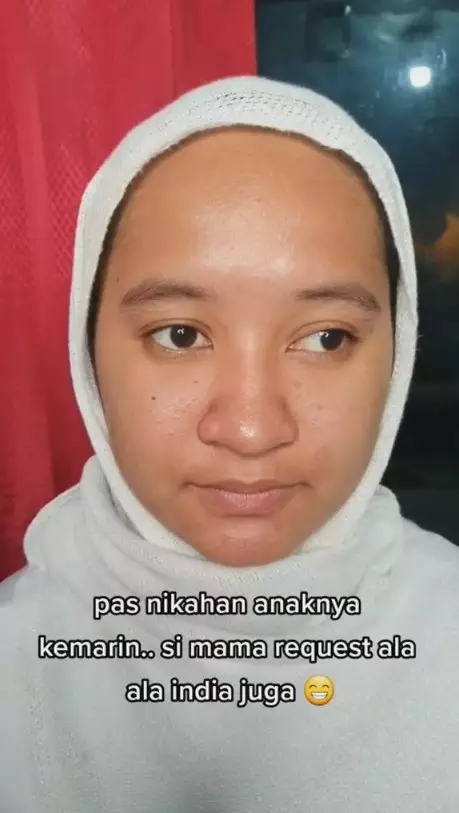 MUA 80-an tetap flawless © TikTok/@mua_zam