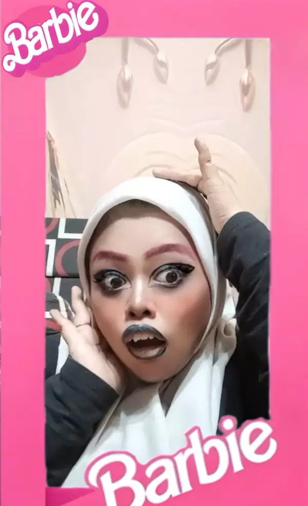 kekeyi ikut cosplay jadi barbie malah disebut bak versi halloween © berbagai sumber kekeyi ikut cosplay jadi barbie malah disebut bak versi halloween © berbagai sumber