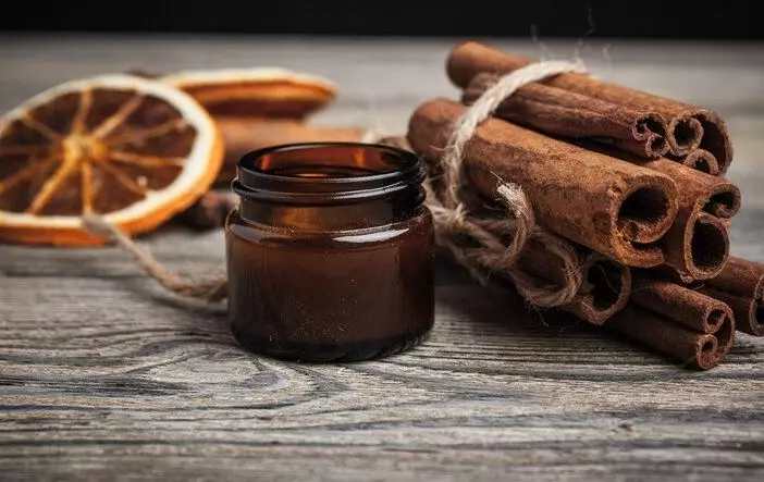 Trik atasi bau mulut pakai spray dari 1 jenis minyak Berbagai sumber