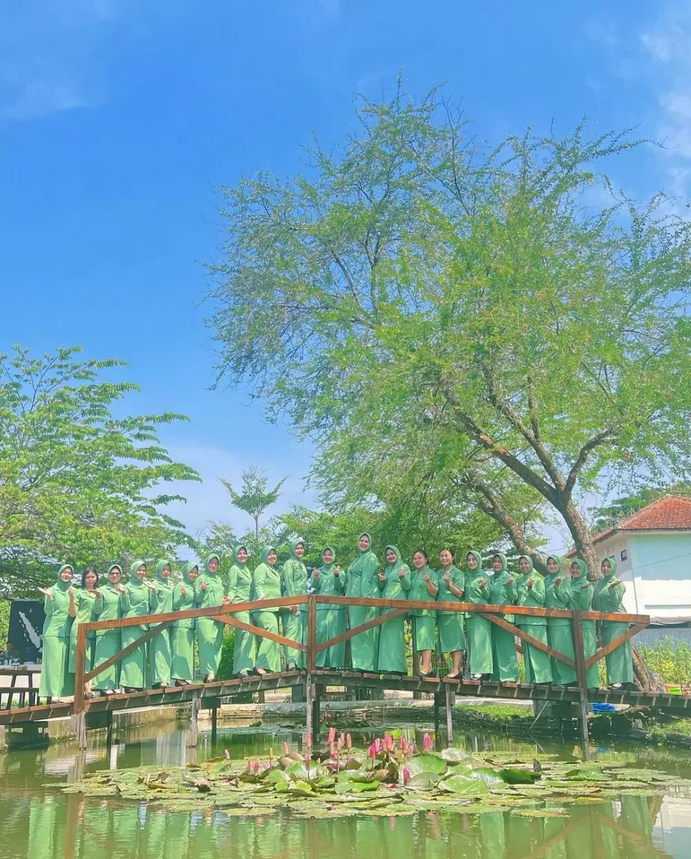 Juliana Moechtar berseragam Ibu Persit Instagram Juliana Moechtar berseragam Ibu Persit Instagram