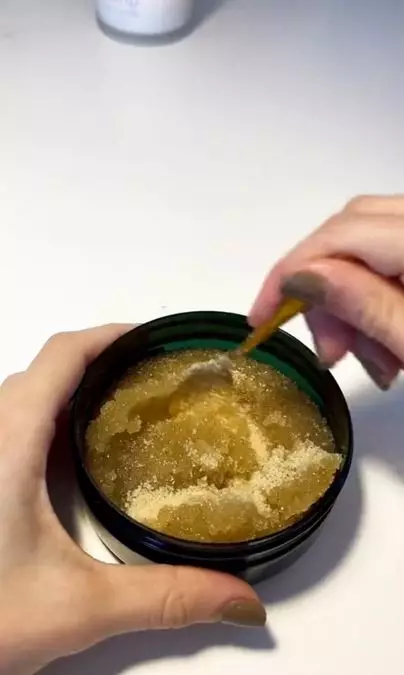 Scrub untuk hidrasi kulit kering pakai 1 jenis bahan pemanis Berbagai sumber