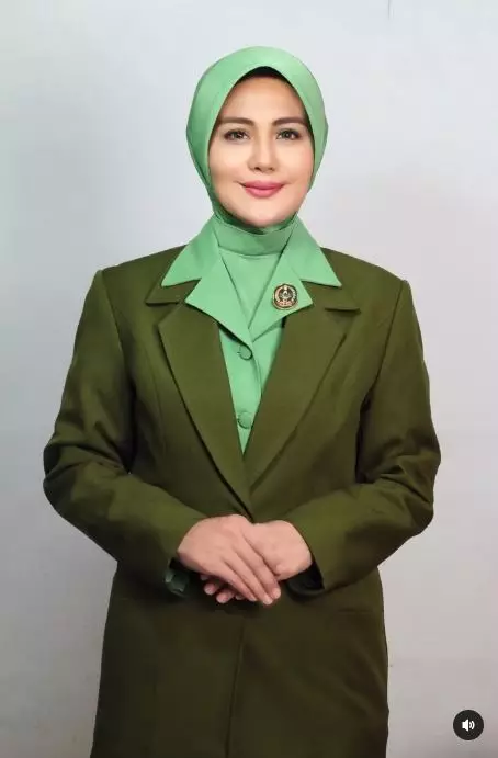 Juliana Moechtar berseragam Ibu Persit Instagram Juliana Moechtar berseragam Ibu Persit Instagram