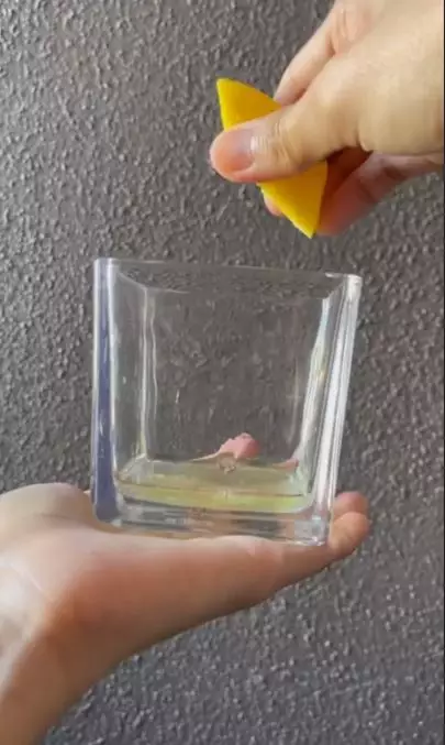 Mengatasi minyak berlebih pada wajah pakai 1 jenis buah Berbagai sumber Mengatasi minyak berlebih pada wajah pakai 1 jenis buah Berbagai sumber