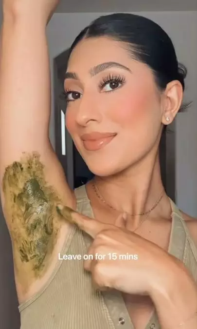 Mencerahkan dan mencegah bau ketiak pakai 2 bahan minuman Berbagai sumber