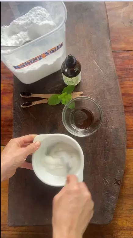 trik memutihkan gigi kuning tanpa bleaching berbagai sumber