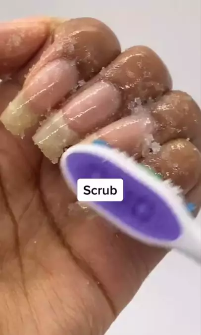 Kilaukan dan haluskan kuku pakai 1 jenis pemanis Berbagai sumber Kilaukan dan haluskan kuku pakai 1 jenis pemanis Berbagai sumber