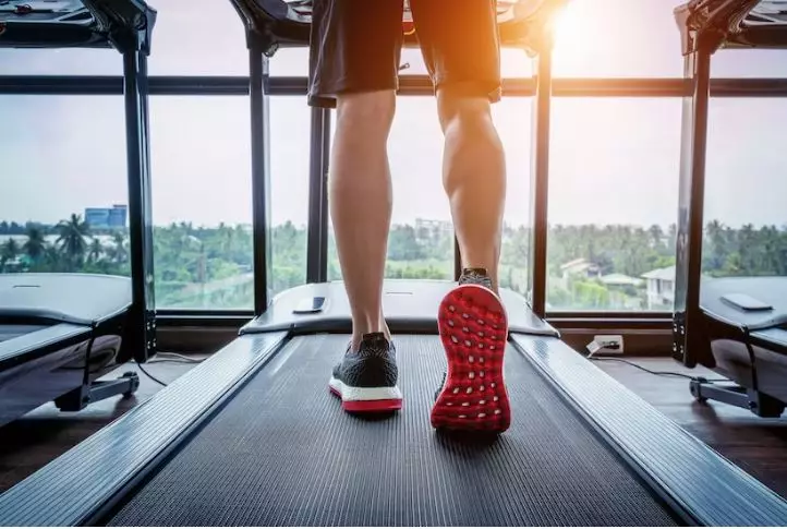 trik Thomas Djorghi jaga kesehatan kulit berbagai sumber