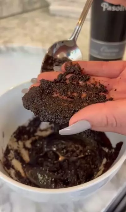 Menyamarkan selulit pakai body scrub dari 1 jenis minyak Berbagai sumber Menyamarkan selulit pakai body scrub dari 1 jenis minyak Berbagai sumber