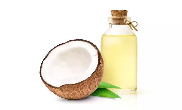 Memutihkan gigi kuning dan bau mulut pakai 1 jenis minyak Berbagai sumber