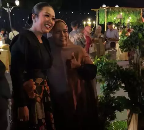 penampilan Soimah saat hadir di kondangan Denny Caknan © 2023 brilio.net