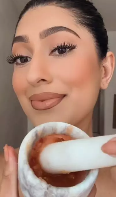 Menumbuhkan dan memperkuat akar rambut pakai 1 jenis buah  Berbagai sumber