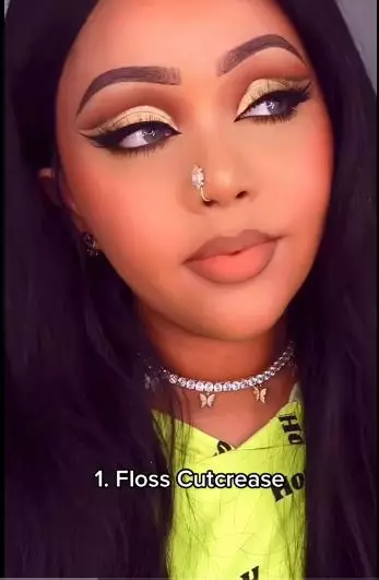 Cara mudah bikin eyeshadow pakai alat gigi berbagai sumber Cara mudah bikin eyeshadow pakai alat gigi berbagai sumber