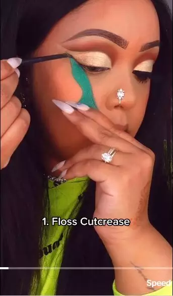 Cara mudah bikin eyeshadow pakai alat gigi berbagai sumber Cara mudah bikin eyeshadow pakai alat gigi berbagai sumber