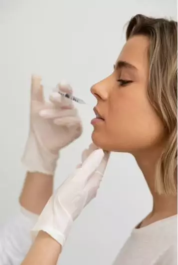 cara Vina Panduwinata jaga kecantikan kulit berbagai sumber