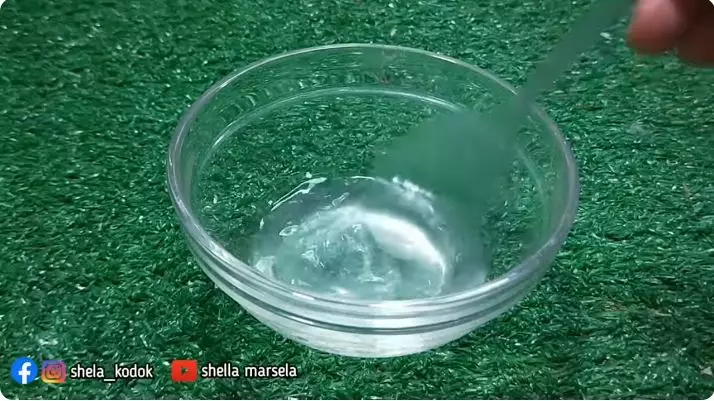 cara mencerahkan kulit kusam pakai rosewater berbagai sumber