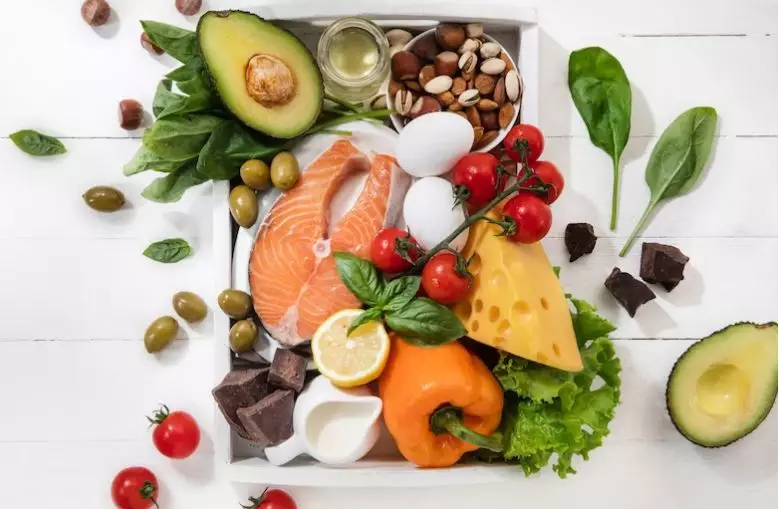 trik Dina Lorenza merawat kulit berbagai sumber