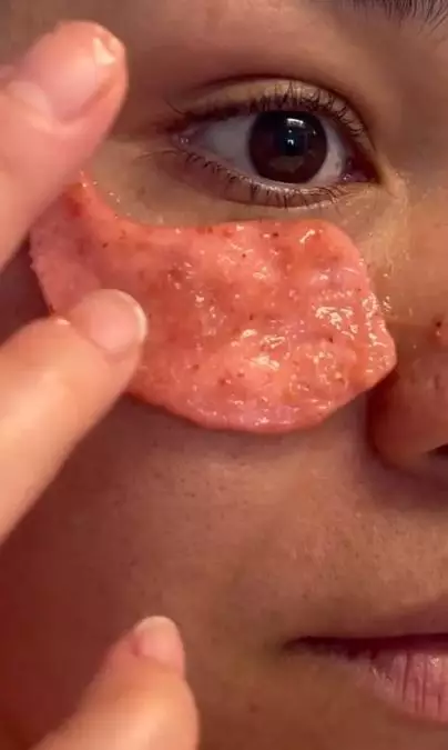 Cerahkan kantung mata menghitam pakai 1 jenis buah-buahan Berbagai sumber