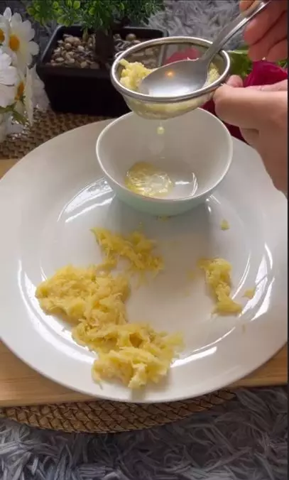 Cerahkan ketiak hitam berdaki dengan 1 umbi-umbian  Berbagai sumber Cerahkan ketiak hitam berdaki dengan 1 umbi-umbian  Berbagai sumber