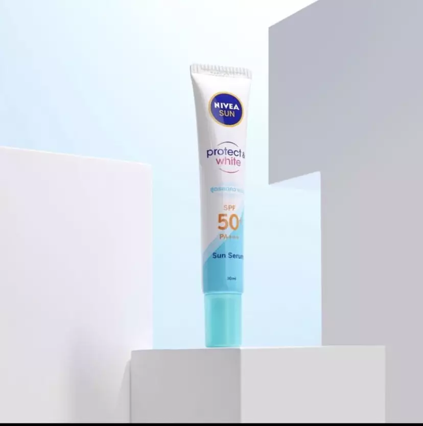 10 Rekomendasi sunscreen untuk kulit beruntusan © 2023 berbagai sumber