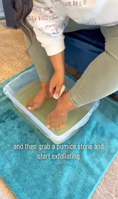 Haluskan tumit retak akibat heels dengan 2 bahan dapur Berbagai sumber