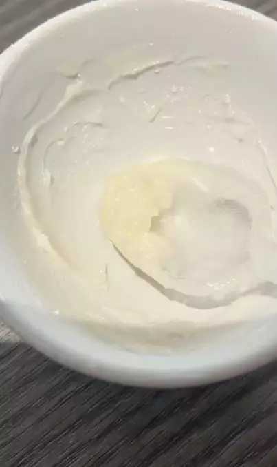 Lembutkan tumit kering dan retak pakai 1 buah-buahan Berbagai sumber