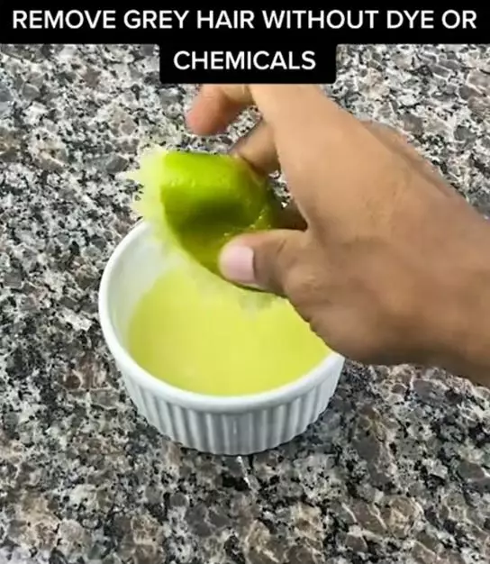 Hentikan tumbuhnya uban dengan 1 jenis buah-buahan Berbagai sumber Hentikan tumbuhnya uban dengan 1 jenis buah-buahan Berbagai sumber