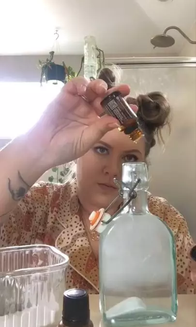 Hempas plak gigi kuning dan bau mulut pakai 2 minyak esensial Berbagai sumber