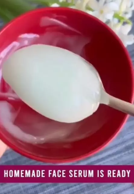 Memutihkan wajah dan leher belang pakai 1 jenis minyak  Berbagai sumber