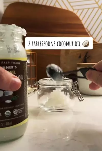 Segarkan napas dan gigi kuning dengan 1 minyak esensial Berbagai sumber