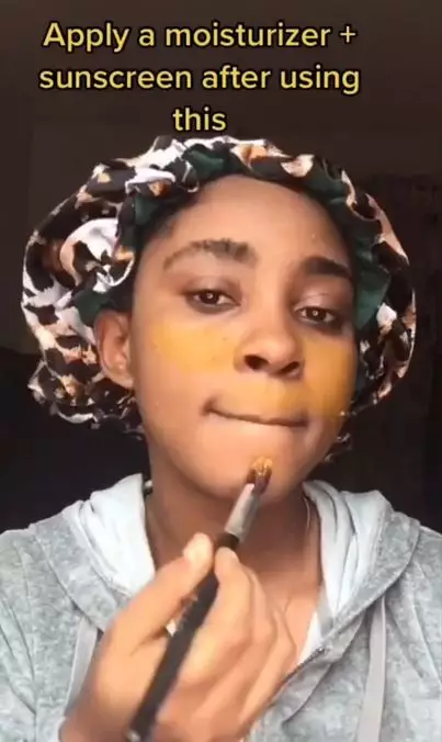 Masker antiflek kunyit dan bubuk cendana Berbagai sumber