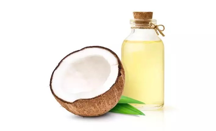 Haluskan kembali tumit pecah-pecah pakai 1 jenis minyak Berbagai sumber