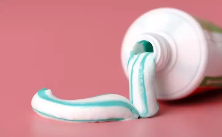 Putihkan leher gelap dengan 1 produk pembersih gigi Berbagai sumber Putihkan leher gelap dengan 1 produk pembersih gigi Berbagai sumber