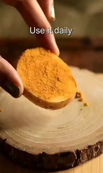 Memutihkan wajah penuh flek hitam dengan 1 jenis umbi-umbian Berbagai sumber