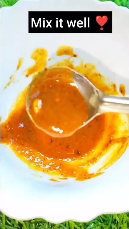 Trik hempaskan komedo di area dagu berbagai sumber