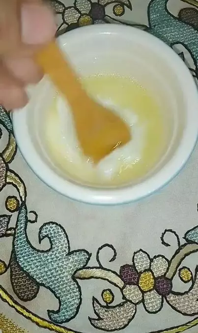 Putihkan siku hitam dan kasar dengan 1 jenis pembersih gigi Berbagai sumber