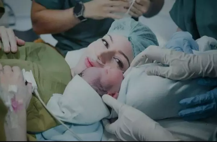 istri aktor usai melahirkan © instagram