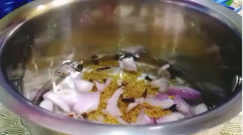 cara atasi rambut rontok parah setelah melahirkan © YouTube