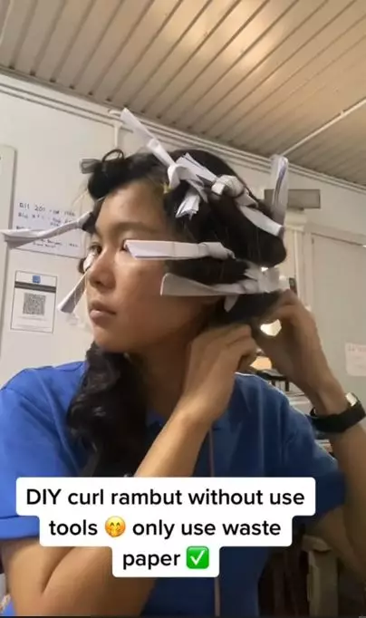 Tutorial bikin rambut keriting alami pakai 1 alat sekolah Berbagai sumber Tutorial bikin rambut keriting alami pakai 1 alat sekolah Berbagai sumber