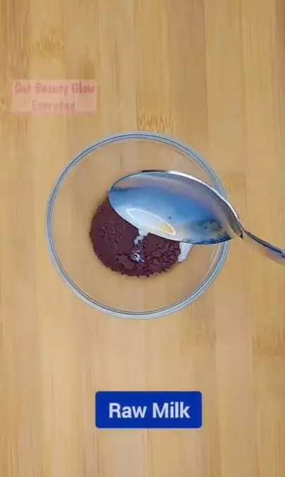 Memutihkan area wajah dan leher dengan 1 bahan minuman Berbagai sumber Memutihkan area wajah dan leher dengan 1 bahan minuman Berbagai sumber