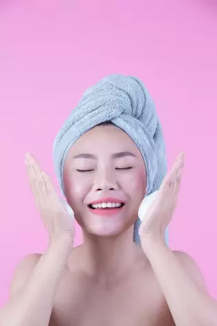 perawatan wajah Marshanda berbagai sumber